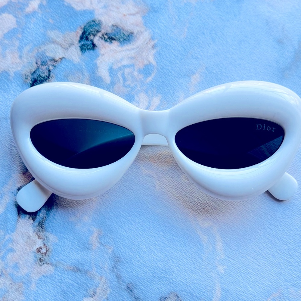 White Round Dior Sunglasses - Picture 2 of 4